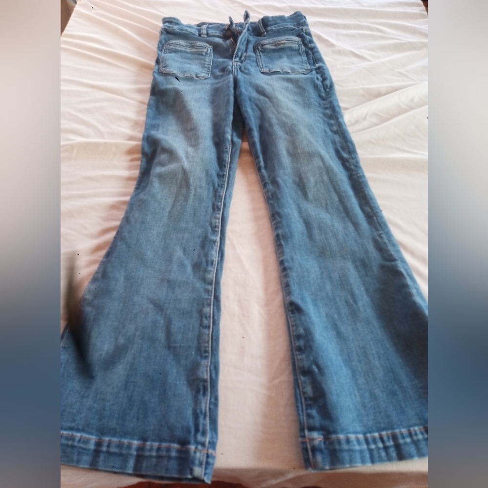 American Eagle Super High Rise Flair